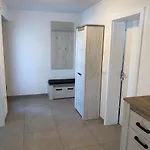 شقة Aha