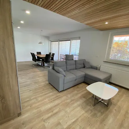 Apartment Aha *